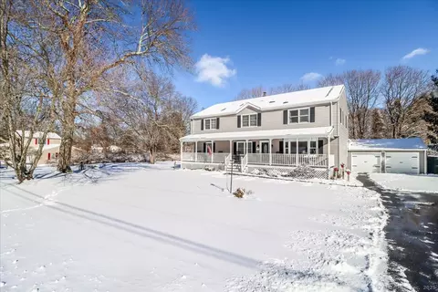 39 Williamsburg Dr, Monroe, CT 06468
