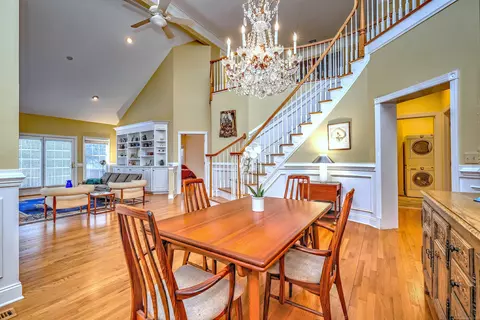 120 Imperial Ct #120, Trumbull, CT 06611