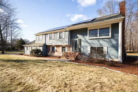 93 Beechwood Dr, Southington, CT 06489