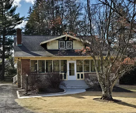 55 West St, Cromwell, CT 06416