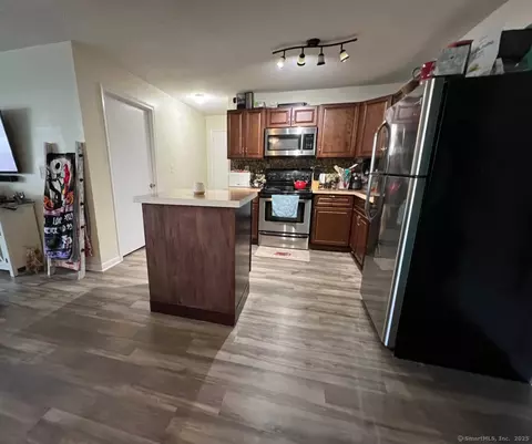2110 Harbor View Dr #2110, Rocky Hill, CT 06067