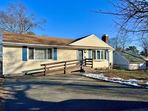 80 Lovell Pl, Stratford, CT 06615