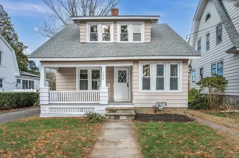 143 Vauxhall St, New London, CT 06320