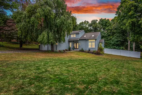 24 Ladyslipper Ln, Glastonbury, CT 06033
