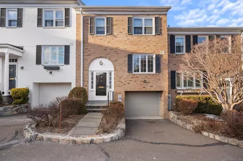205 Main St #19, New Canaan, CT 06840