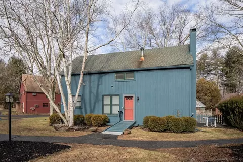 31 Fowler St, Salisbury, CT 06068