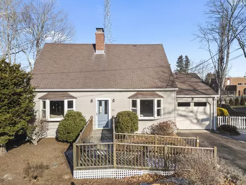 35 Sherwood Ter, Old Saybrook, CT 06475