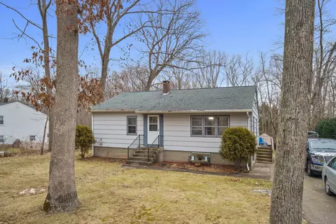 132 Lambtown Rd, Groton, CT 06355