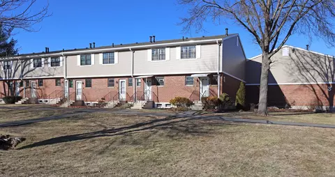 175 Hampton Ct #175, Newington, CT 06111