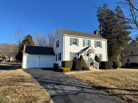54 Millstone Rd W, Waterford, CT 06385