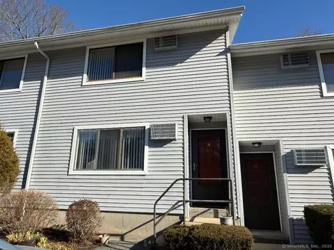 300 Meridian St #E, Groton, CT 06340