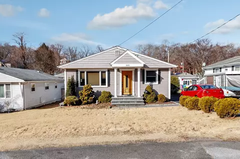 109 Rockwood Ave, Ansonia, CT 06401