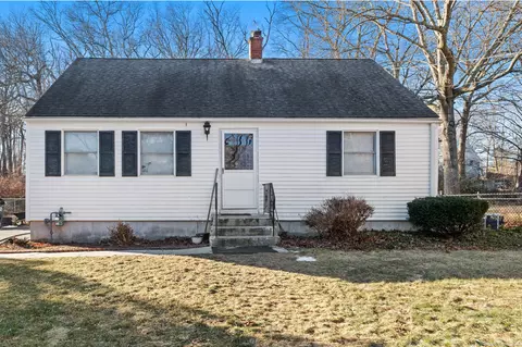 40 Georgia Rd, Montville, CT 06370