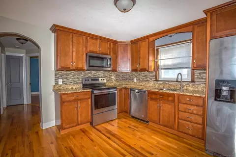 5 Victoria Ter, Ludlow, MA 01056