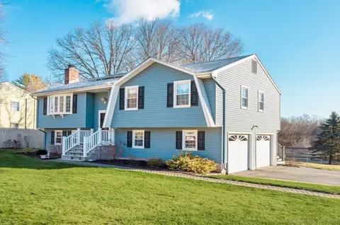 7 Bow Ln, Cromwell, CT 06416