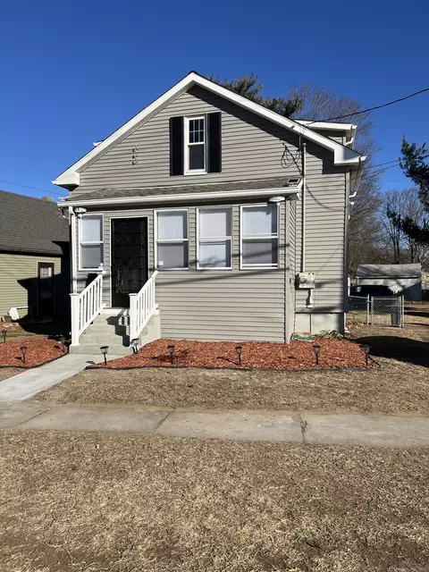 114 Smart St, East Hartford, CT 06118