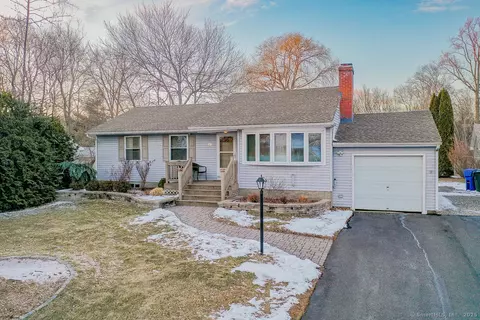 62 Barnard Dr, Newington, CT 06111