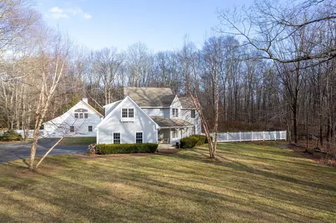 7 Sadlon Rd, Columbia, CT 06237