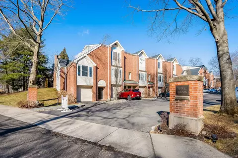 1 Pine Brook Ln #1, Darien, CT 06820