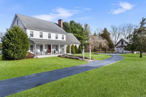 6 Old County Rd, Chester, CT 06412