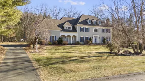 5 Whitney Ln, Simsbury, CT 06092
