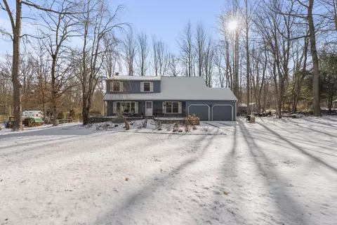 7 Whippoorwill Dr, Ledyard, CT 06335