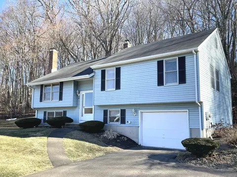 14 Valley View Ct #14, Hamden, CT 06518