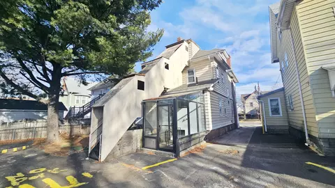 474 Washington Ave, West Haven, CT 06516