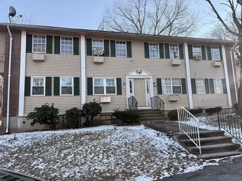 107 Angel Dr #D, Waterbury, CT 06708