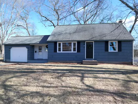 4 Light St, Enfield, CT 06082