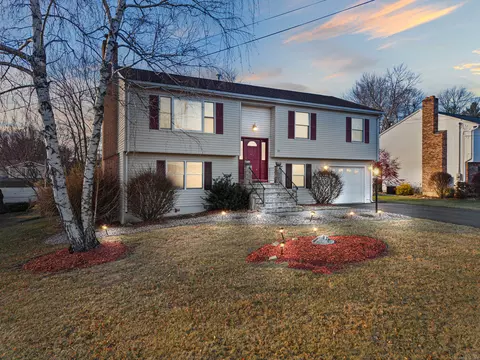 27 Amidon Ave, Newington, CT 06111