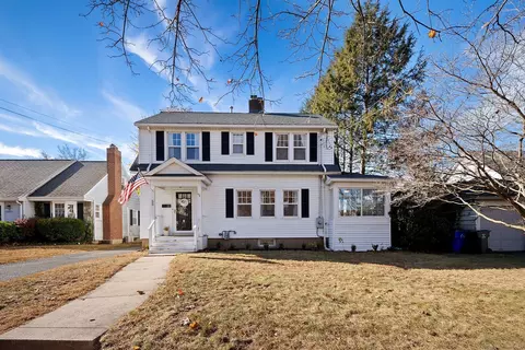 55 Jessamine St, West Hartford, CT 06119