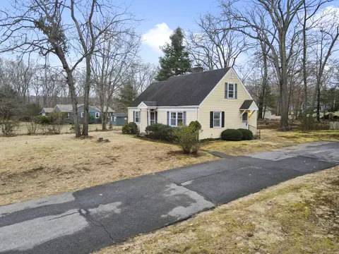 13 Beckwith St, Killingly, CT 06239