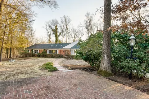 63 Ethan Allen Ln, Stamford, CT 06903