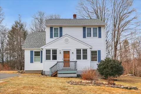 10 Yale Ave, Middlebury, CT 06762