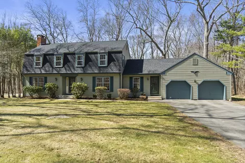 22 Wychwood Rd, Old Lyme, CT 06371