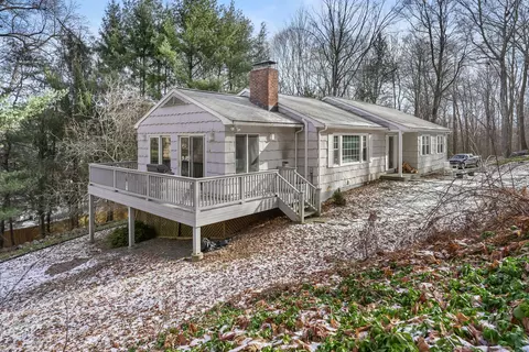 130 Rivergate Dr, Wilton, CT 06897