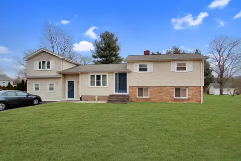 392 Millbrook Rd, Middletown, CT 06457