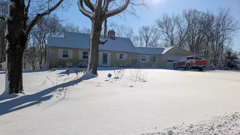 48 Marilyn Dr, Glastonbury, CT 06033