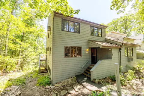 309 Cliffside Dr #309, Torrington, CT 06790