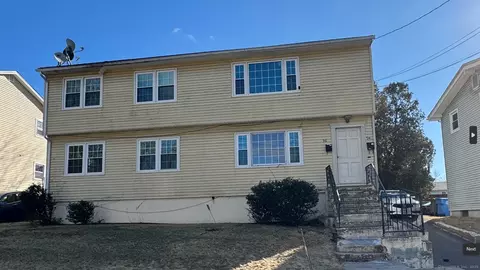 94 Royal Oak Dr, Waterbury, CT 06708