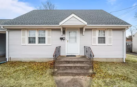 31 Woodmere Rd, Bristol, CT 06010