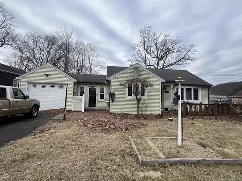 39 Castle Dr, Meriden, CT 06451
