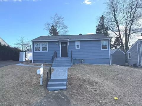 82 Brookview Ave, Waterbury, CT 06706
