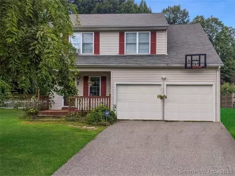4 Woodcock Ln, New Hartford, CT 06057