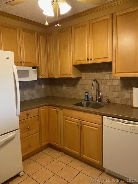 21 W Main St #B2, Norwalk, CT 06851