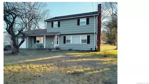 21 Carpenter Ln, Bloomfield, CT 06002