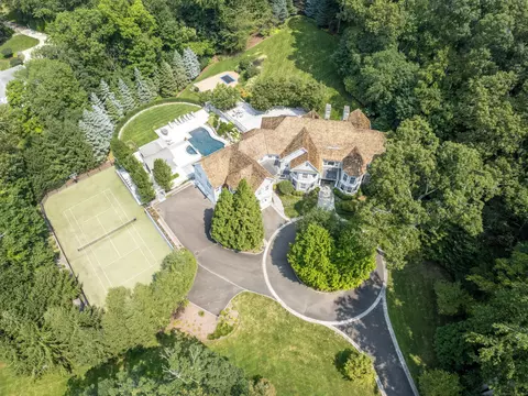 7 N Ridge Rd, Westport, CT 06880