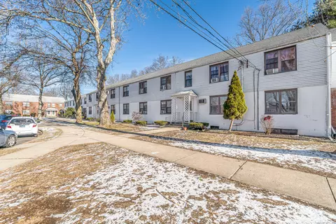 76 Mencel Cir #B, Bridgeport, CT 06610
