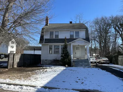35 John St, Fairfield, CT 06890